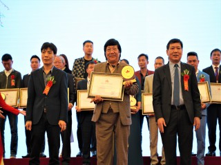Nghệ nhân ưu tú Phạm Hồng Vinh, chủ thương hiệu Vinh COBA được Vinh danh là Nghệ nhân, Doanh nhân tiểu biểu năm 2020